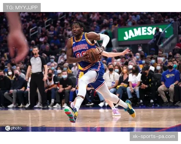 威金斯凭借侧翼领防与底角三分主导了勇士战术空间的优化